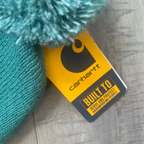 3 Brand new hats and 1 earmuffs (never used) - Picture 3 of 8